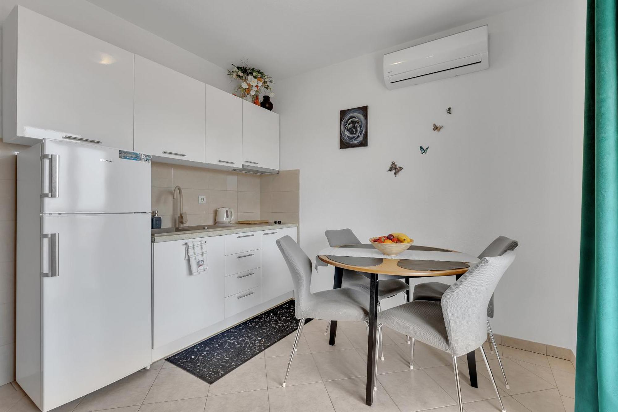 Apartmani Vanda Makarska Esterno foto